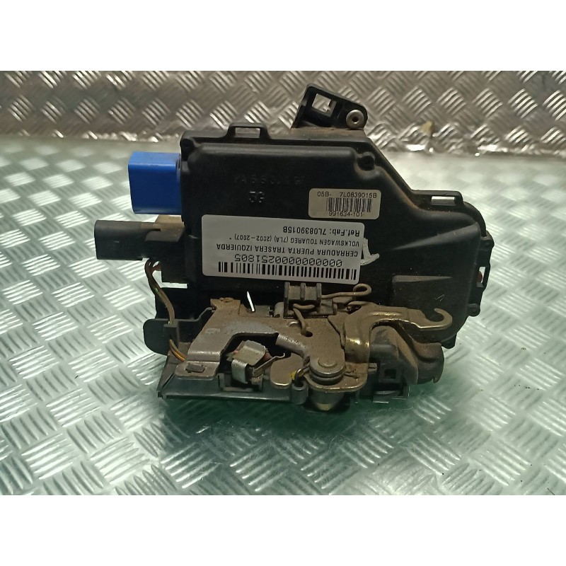 Recambio de cerradura puerta trasera izquierda para volkswagen touareg (7la) referencia OEM IAM 7L0839015B CONECTOR 7 PINES ELEC
