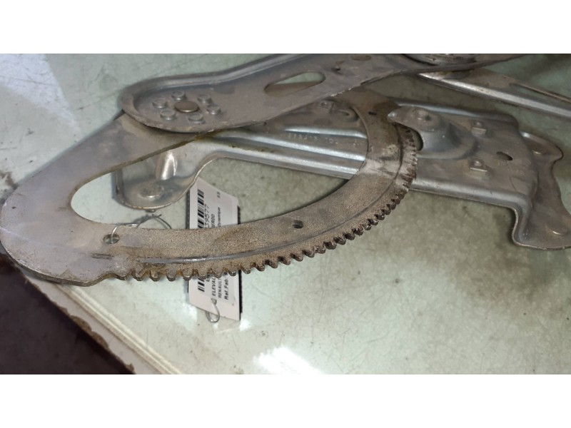 Recambio de elevalunas trasero izquierdo para renault megane iii berlina 5 p dynamique referencia OEM IAM 966415102 966026100 EL