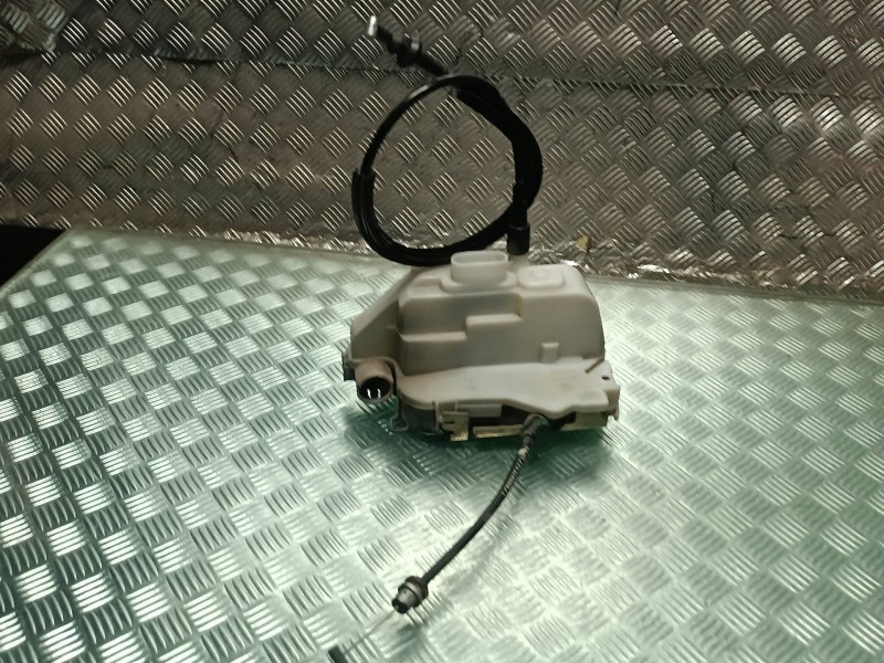Recambio de cerradura puerta delantera derecha para citroen c3 referencia OEM IAM  CONECTOR 4 PINES ELECTRICA