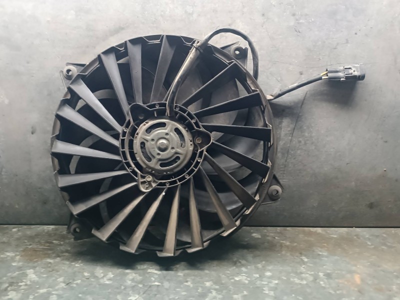 Recambio de electroventilador para peugeot expert kasten referencia OEM IAM 3H300105 5000645 