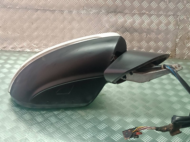 Recambio de retrovisor derecho para volkswagen golf vii sportsvan referencia OEM IAM E90411065  ELECTRICO