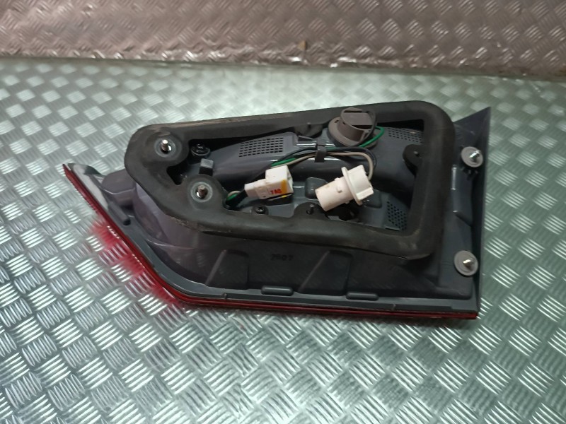 Recambio de piloto trasero izquierdo interior para hyundai ix20 referencia OEM IAM 924031K0  
