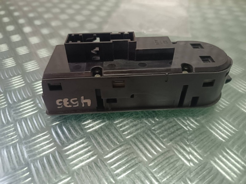 Recambio de mando elevalunas delantero izquierdo para opel astra gtc referencia OEM IAM 13228706  