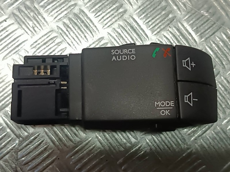 Recambio de mando multifuncion para renault clio iv referencia OEM IAM 255522448R  6 PINES Recambio de mando multifuncion para renault clio iv referencia OEM IAM 255522448R  6 PINES