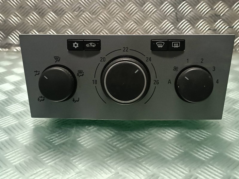 Recambio de mando climatizador para opel astra gtc referencia OEM IAM 13245118 90151269 US3