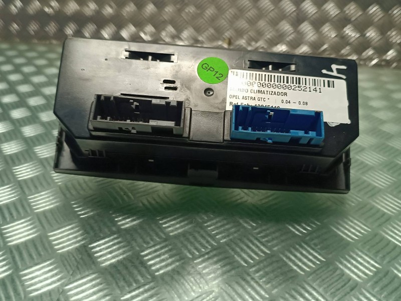 Recambio de mando climatizador para opel astra gtc referencia OEM IAM 13245118 90151269 US3