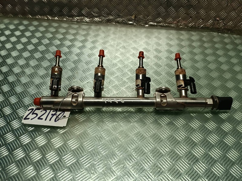 Recambio de rampa inyectora para volkswagen golf vii sportsvan referencia OEM IAM E1021057 0261500248 3 PINES