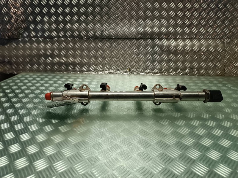 Recambio de rampa inyectora para volkswagen golf vii sportsvan referencia OEM IAM E1021057 0261500248 3 PINES