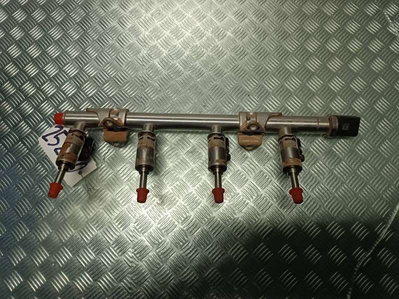 Recambio de rampa inyectora para volkswagen golf vii sportsvan referencia OEM IAM E1021057 0261500248 3 PINES