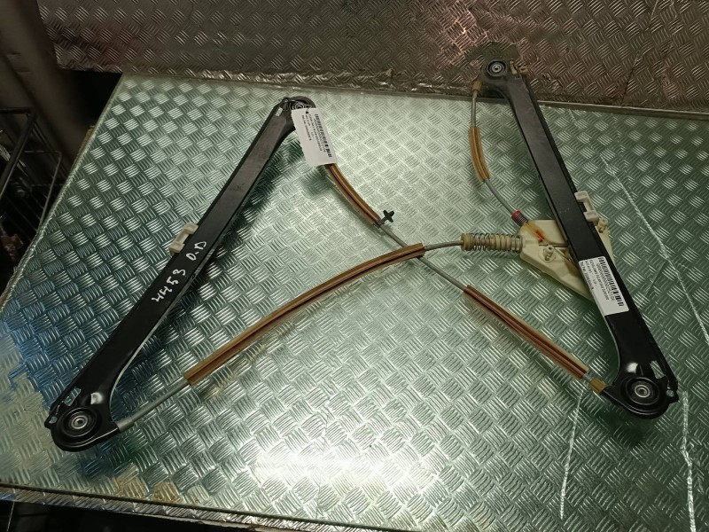 Recambio de elevalunas delantero derecho para audi a3 (8p) referencia OEM IAM E006060001B  SIN MOTOR