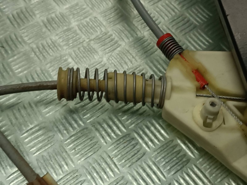 Recambio de elevalunas delantero derecho para audi a3 (8p) referencia OEM IAM E006060001B  SIN MOTOR