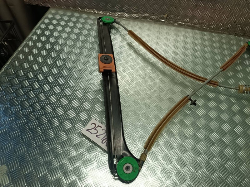 Recambio de elevalunas delantero derecho para audi a3 (8p) referencia OEM IAM E006060001B  SIN MOTOR