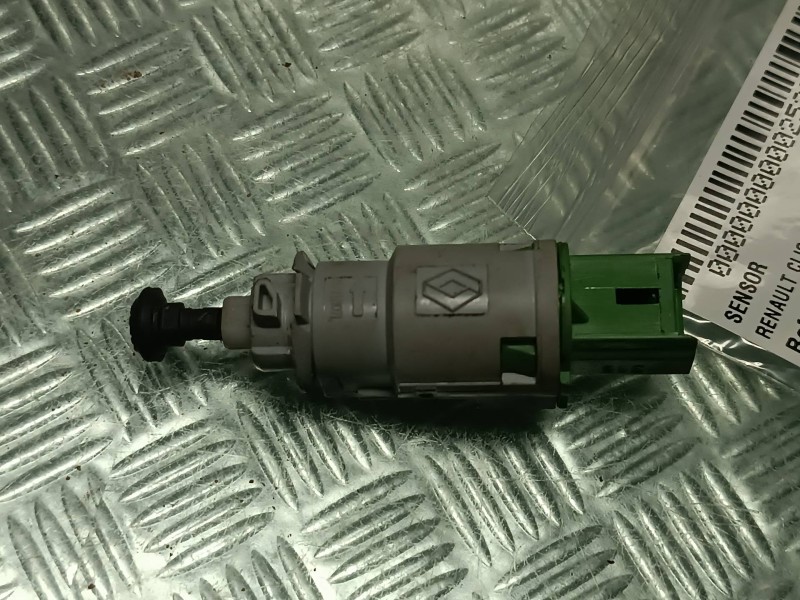 Recambio de sensor para renault clio iv referencia OEM IAM 8200276360D  2 PINES Recambio de sensor para renault clio iv referencia OEM IAM 8200276360D  2 PINES