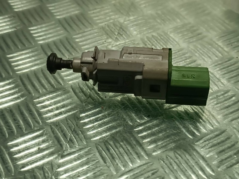 Recambio de sensor para renault clio iv referencia OEM IAM 8200276360D  2 PINES Recambio de sensor para renault clio iv referencia OEM IAM 8200276360D  2 PINES