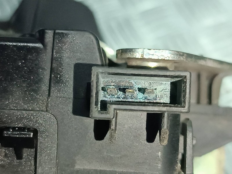 Recambio de cerradura maletero / porton para opel astra gtc referencia OEM IAM 495058724  3 PINES