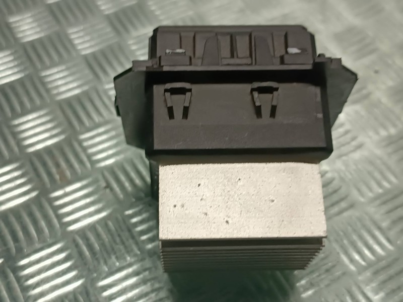 Recambio de resistencia calefaccion para renault clio iv referencia OEM IAM T1017845R  6 PINES Recambio de resistencia calefaccion para renault clio iv referencia OEM IAM T1017845R  6 PINES