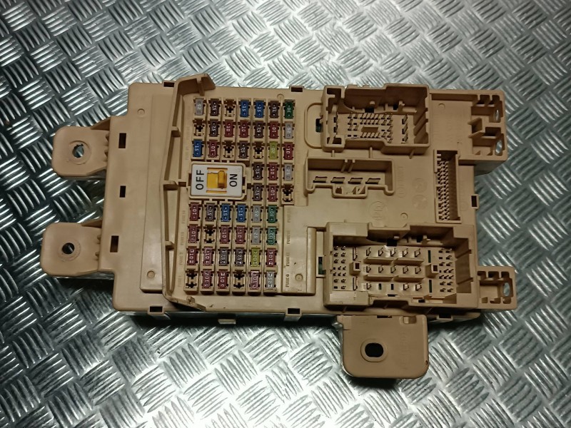 Recambio de caja reles / fusibles para hyundai ioniq 5 5 referencia OEM IAM 91950G2036 G20362006010051 HB3