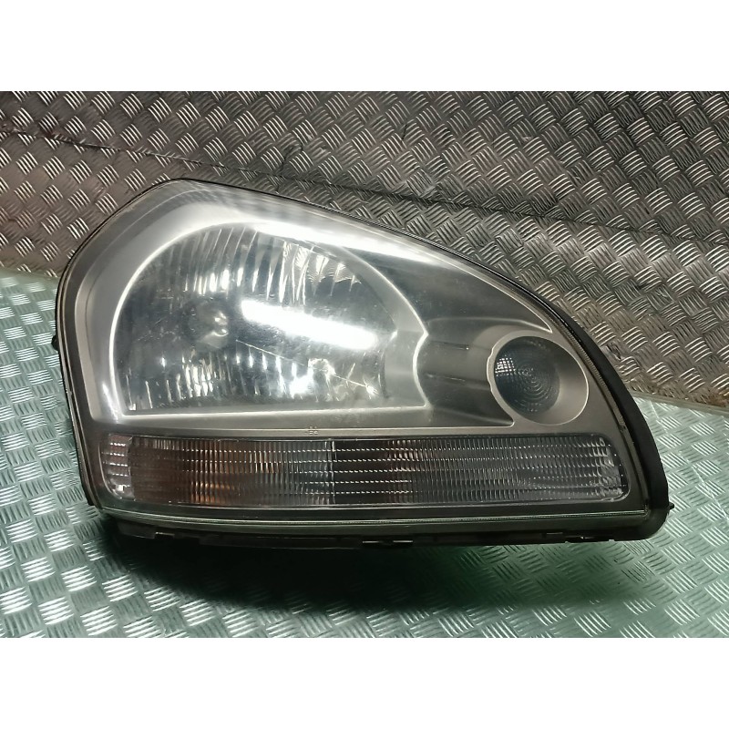 Recambio de faro derecho para hyundai tucson (jm) referencia OEM IAM 921022EXXX 02A011A00 3 PINES