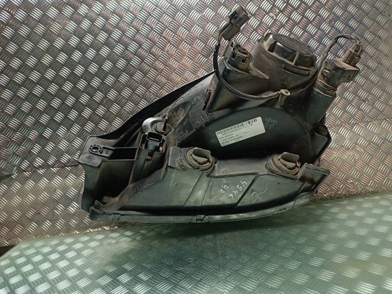 Recambio de faro derecho para hyundai tucson (jm) referencia OEM IAM 921022EXXX 02A011A00 3 PINES