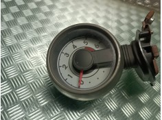 Recambio de cuadro instrumentos para peugeot 107 urban referencia OEM IAM 832700H030J 5 PINES CUENTARREVOLUCIONES 2