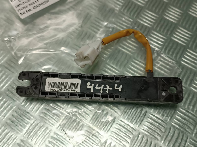 Recambio de amplificador de antena para hyundai ioniq 5 5 referencia OEM IAM 95420G2000 A06030Z032PDN1650 2 PINES