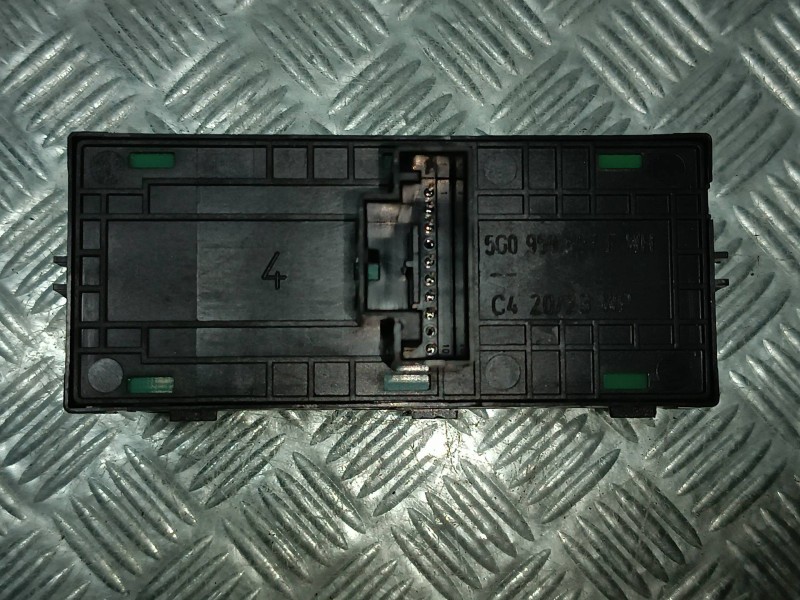 Recambio de mando elevalunas delantero izquierdo para seat arona referencia OEM IAM 5G0959857F  8 PINES