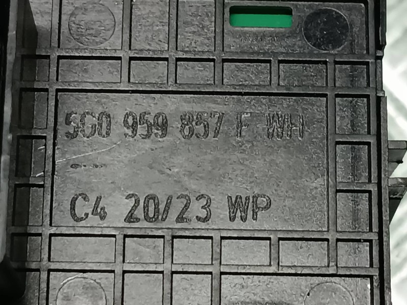 Recambio de mando elevalunas delantero izquierdo para seat arona referencia OEM IAM 5G0959857F  8 PINES