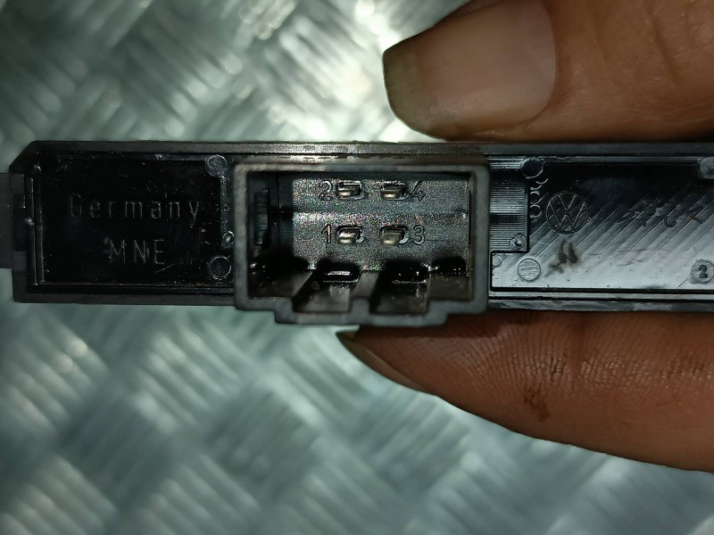 Recambio de modulo electronico para citroen berlingo referencia OEM IAM 6F0919234A 4 PINES AIRBAG PASAJERO