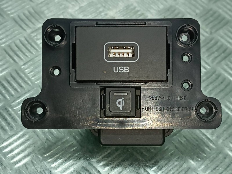 Recambio de modulo electronico para hyundai ioniq 5 5 referencia OEM IAM AEMF2004060318 ENTRADA USB 