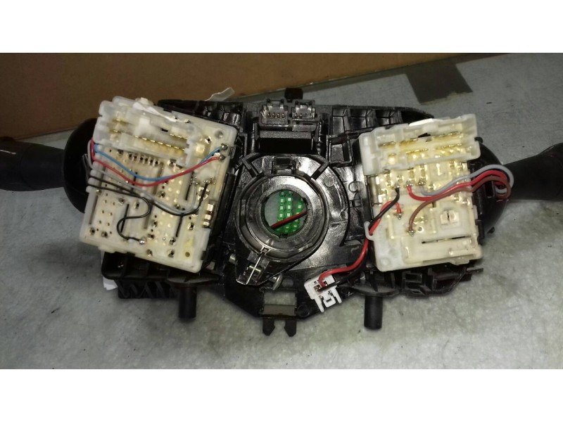 Recambio de mando multifuncion para renault captur xmod referencia OEM IAM 255676085R  
