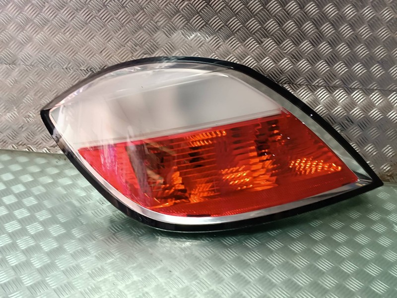 Recambio de piloto trasero izquierdo para opel astra h ber. referencia OEM IAM 24451835  6 PINES