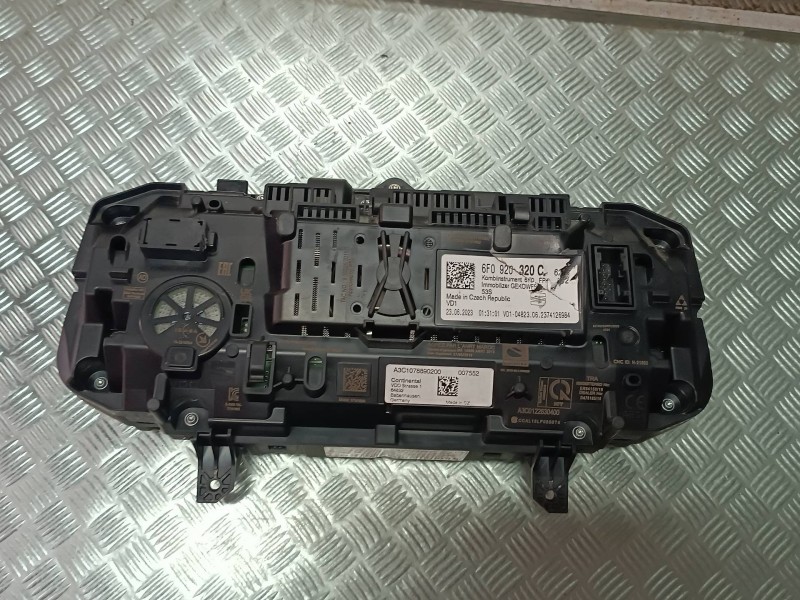 Recambio de cuadro instrumentos para seat arona referencia OEM IAM 6F0920320C 15 PINES A3C1078890200