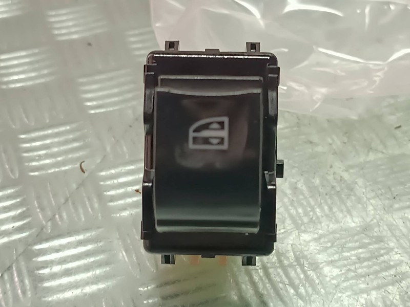 Recambio de mando elevalunas delantero derecho para renault clio iv referencia OEM IAM 254218614R  6 PINES Recambio de mando elevalunas delantero derecho para renault clio iv referencia OEM IAM 254218614R  6 PINES