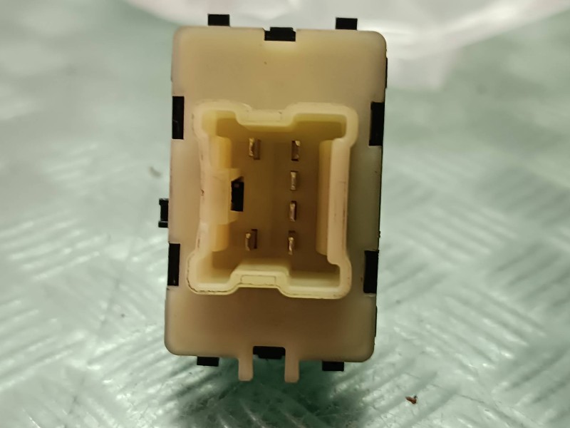 Recambio de mando elevalunas delantero derecho para renault clio iv referencia OEM IAM 254218614R  6 PINES Recambio de mando elevalunas delantero derecho para renault clio iv referencia OEM IAM 254218614R  6 PINES