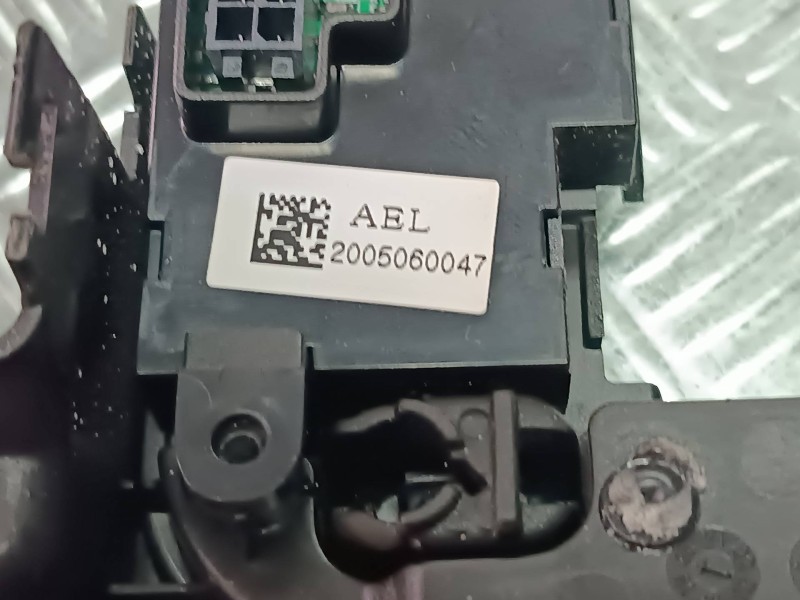 Recambio de embellecedor para hyundai ioniq 5 5 referencia OEM IAM 84651G2AA0  CAMBIO