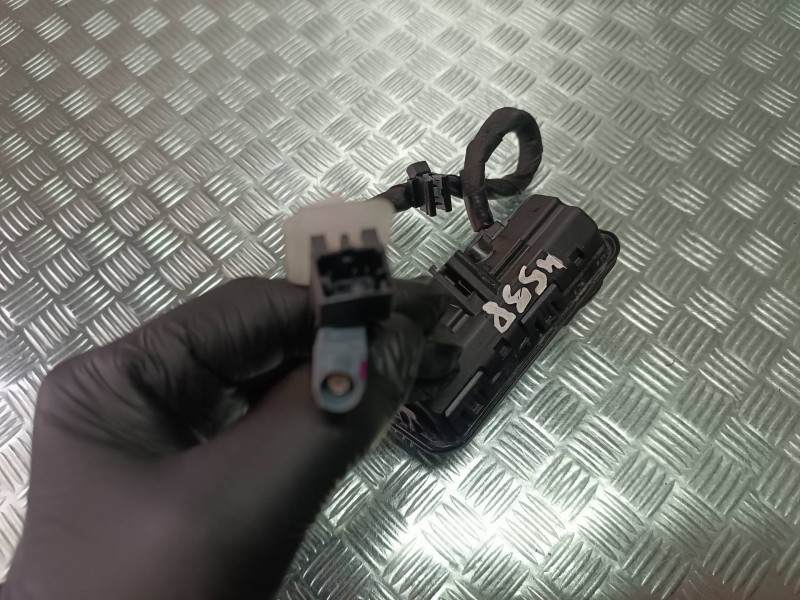 Recambio de maneta exterior maletero / porton para seat arona referencia OEM IAM 6F9827566  CON CAMARA