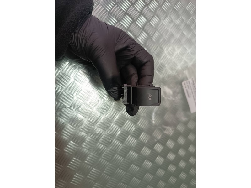 Recambio de mando elevalunas trasero izquierdo para seat arona referencia OEM IAM 5G0959855P  4 PINES