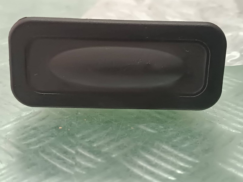 Recambio de maneta exterior maletero / porton para renault clio iv referencia OEM IAM 8200385515  2 PINES Recambio de maneta exterior maletero / porton para renault clio iv referencia OEM IAM 8200385515  2 PINES