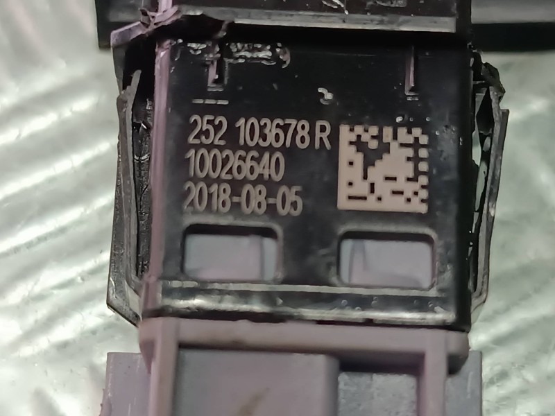 Recambio de interruptor para renault clio iv referencia OEM IAM 252103678R BLOQUEO PUERTAS 5 PINES Recambio de interruptor para renault clio iv referencia OEM IAM 252103678R BLOQUEO PUERTAS 5 PINES