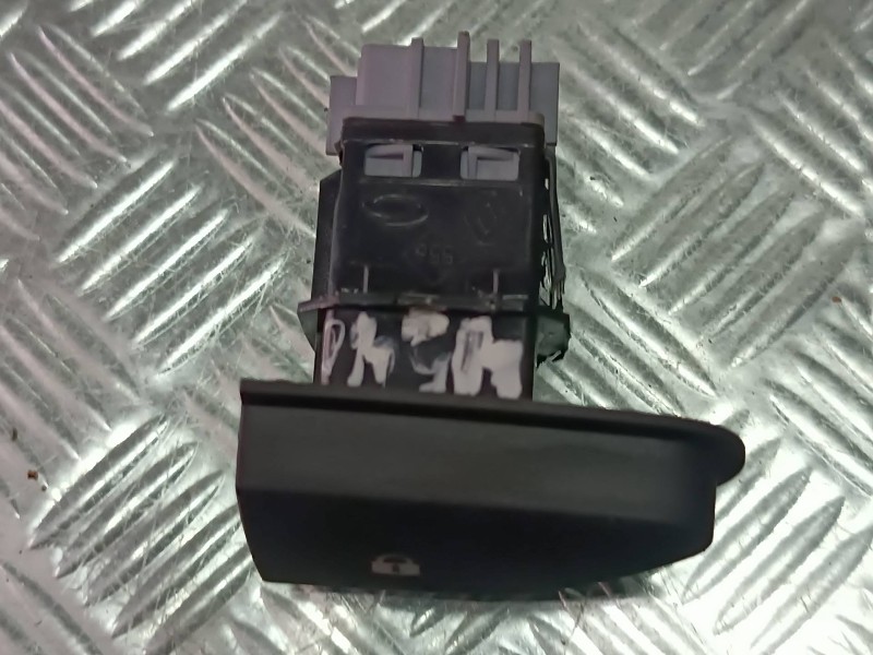 Recambio de interruptor para renault clio iv referencia OEM IAM 252103678R BLOQUEO PUERTAS 5 PINES Recambio de interruptor para renault clio iv referencia OEM IAM 252103678R BLOQUEO PUERTAS 5 PINES