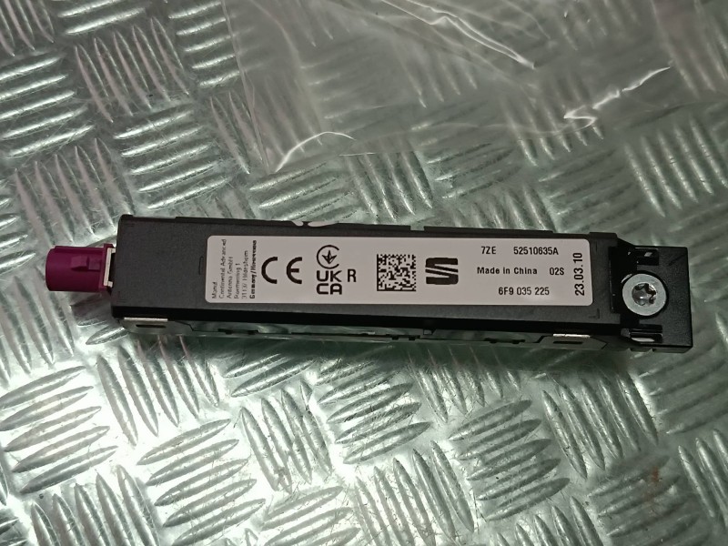 Recambio de amplificador de antena para seat arona referencia OEM IAM 6F9035225  52510635A