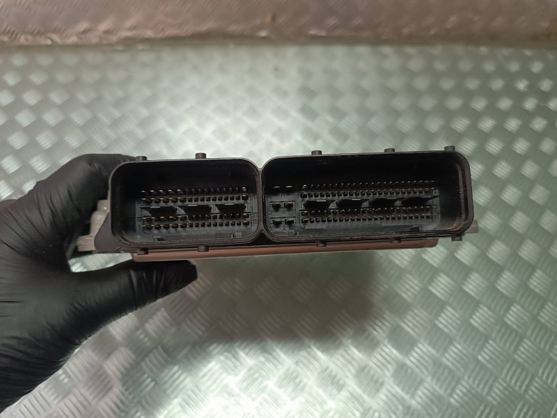 Recambio de centralita motor uce para volkswagen touareg (7la) referencia OEM IAM 070906016AA BOSCH 0281011481