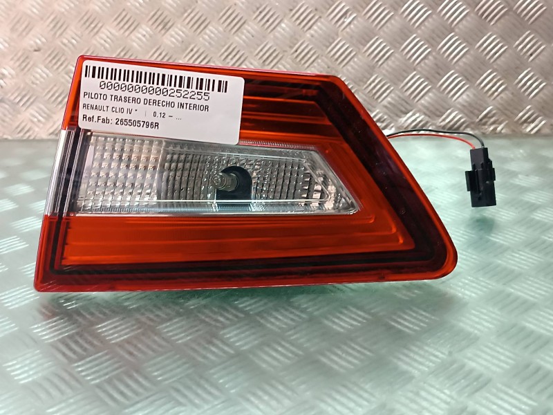 Recambio de piloto trasero derecho interior para renault clio iv referencia OEM IAM 265505796R  2 PINES Recambio de piloto trasero derecho interior para renault clio iv referencia OEM IAM 265505796R  2 PINES