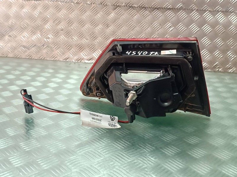 Recambio de piloto trasero derecho interior para renault clio iv referencia OEM IAM 265505796R  2 PINES Recambio de piloto trasero derecho interior para renault clio iv referencia OEM IAM 265505796R  2 PINES