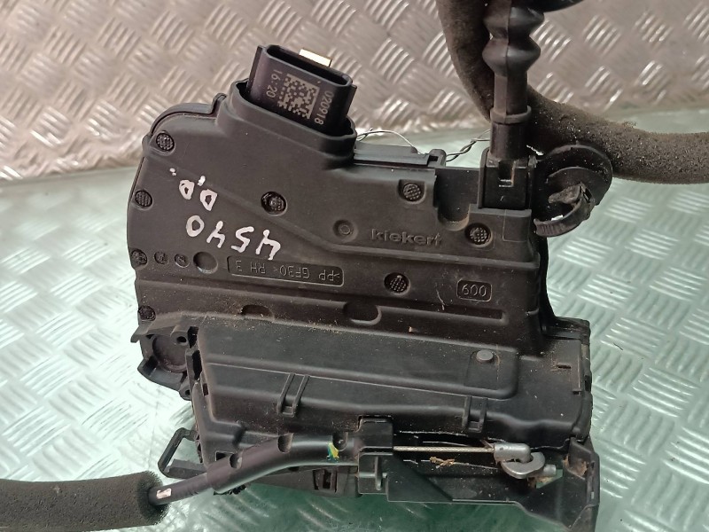 Recambio de cerradura puerta delantera derecha para renault clio iv referencia OEM IAM 805024563R 4 PINES ELECTRICA Recambio de cerradura puerta delantera derecha para renault clio iv referencia OEM IAM 805024563R 4 PINES ELECTRICA