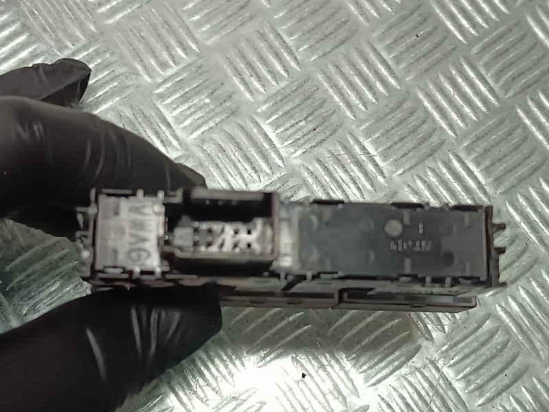 Recambio de interruptor para seat arona referencia OEM IAM 6F0927137F BLOQUEO/CIERRE PUERTAS MODOS CONDUCCION