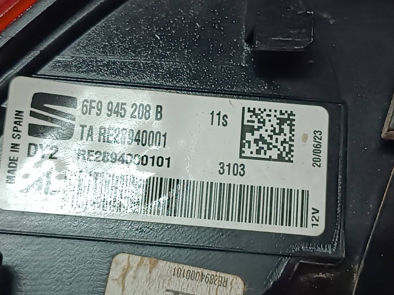 Recambio de piloto trasero derecho para seat arona referencia OEM IAM 6F9945208B  4 PINES