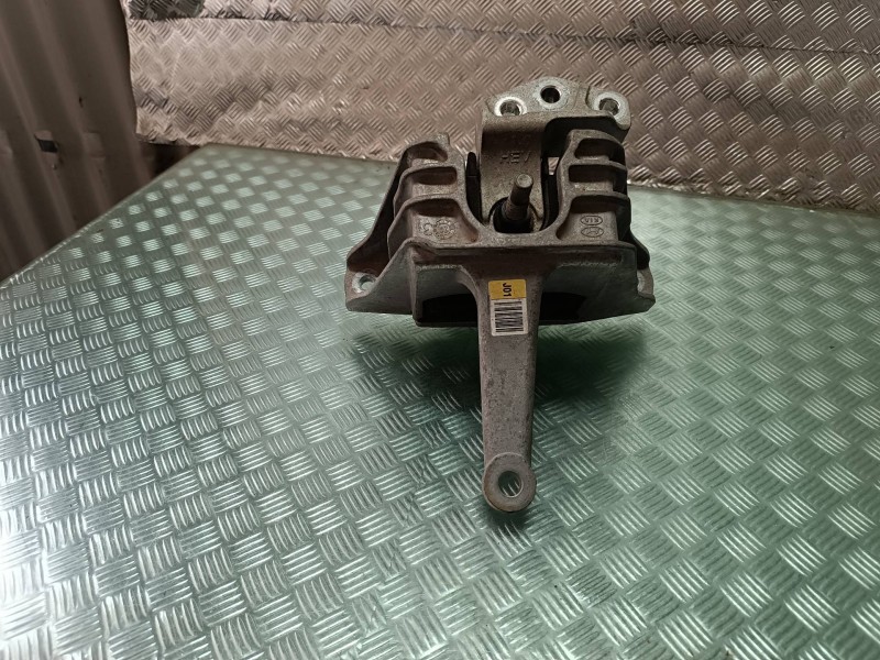Recambio de soporte motor derecho para hyundai ioniq 5 5 referencia OEM IAM 21812G2000 21810G2000 