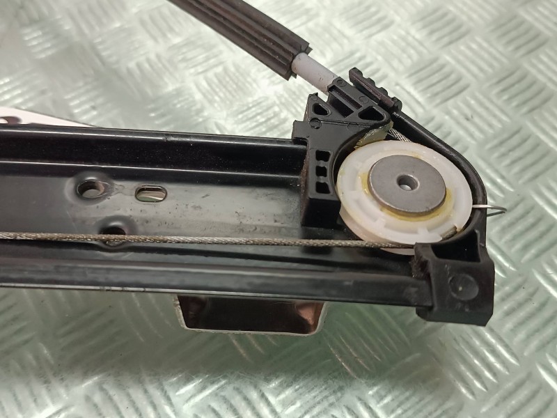 Recambio de elevalunas trasero derecho para seat arona referencia OEM IAM 6F0839462D  ELECTRICO