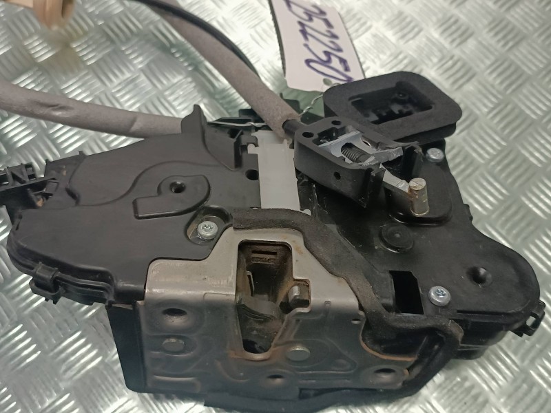 Recambio de cerradura puerta delantera derecha para seat arona referencia OEM IAM 10B837016B 5 PINES ELECTRICA